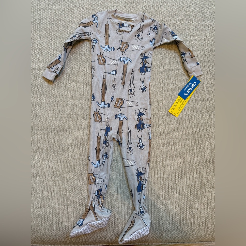 NWT Carter’s footed 24m pajamas